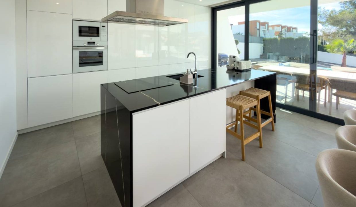 20260218_105559859_iOS