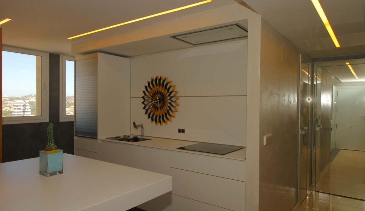 ÁTICO LUJO CALPE COCINA MODERNA CON VISTAS