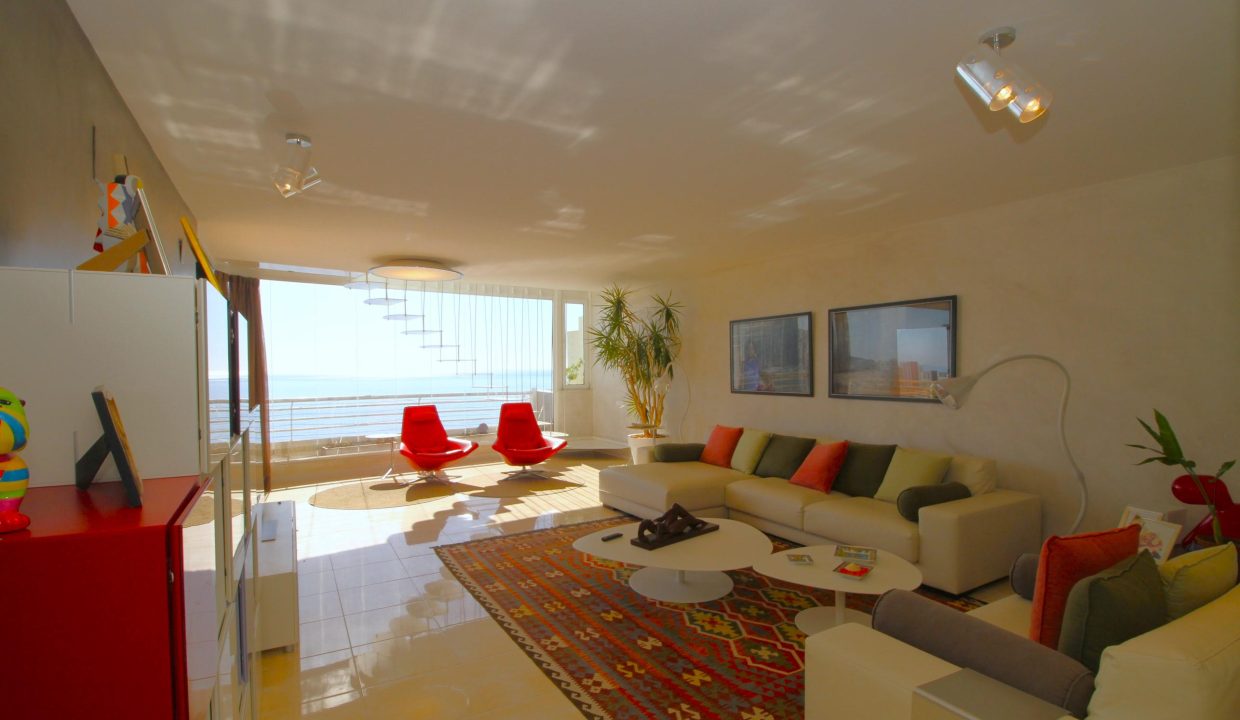 COMPRAR ÁTICO CALPE VISTAS AL MAR  SALON ESPACIOSO
