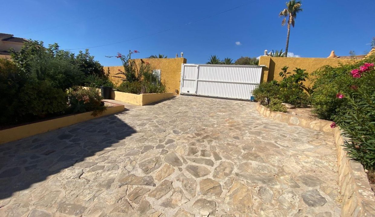 WhatsApp Image 2025-10-23 at 12.51.55 (2)