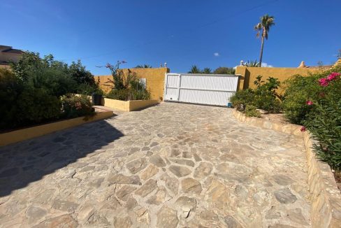 WhatsApp Image 2025-10-23 at 12.51.55 (2)