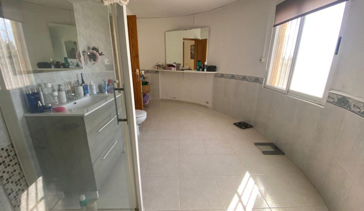 WhatsApp Image 2025-10-23 at 12.51.58 (1)