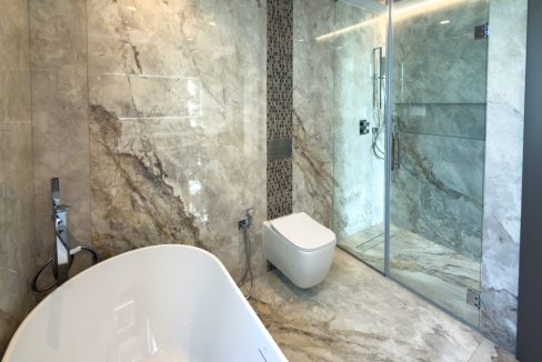 20251227_094957946_iOS