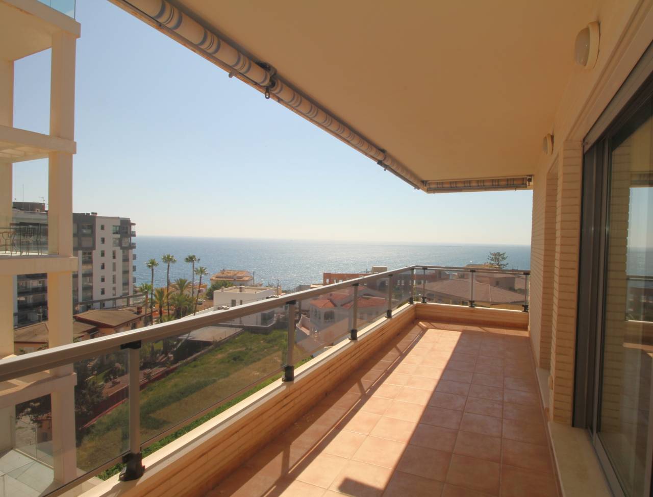 Apartamento de 2 Dormitorios y 2 Baños con Garaje Incluido en Calpe