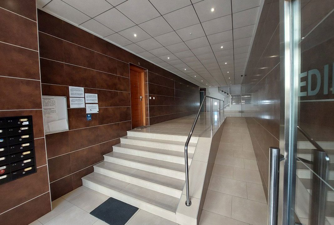 01_entrada_edificio